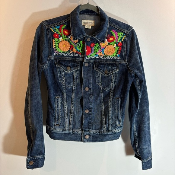 DENIM & SUPPLY Sz S Jean Jacket Floral Embroidery Distressed 100% Cotton Pockets - Picture 1 of 10